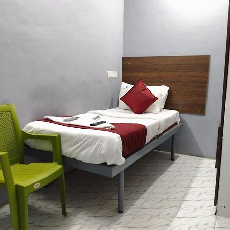 Skyry Hotel Iyyapanthangal Csennai Kültér fotó