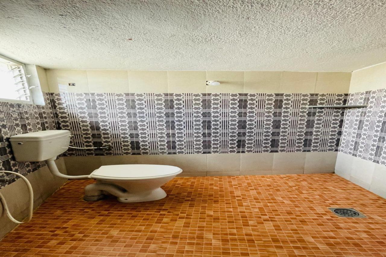 Skyry Hotel Iyyapanthangal Csennai Kültér fotó