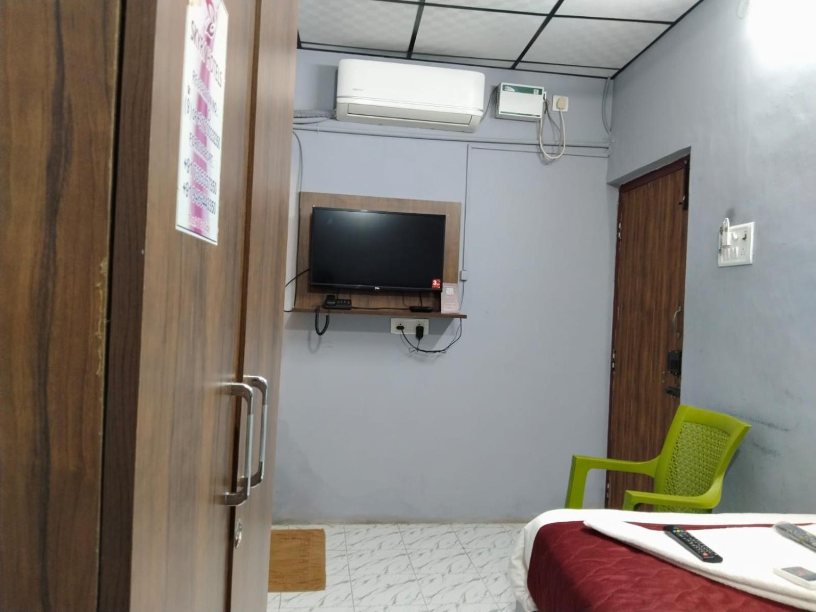 Skyry Hotel Iyyapanthangal Csennai Kültér fotó